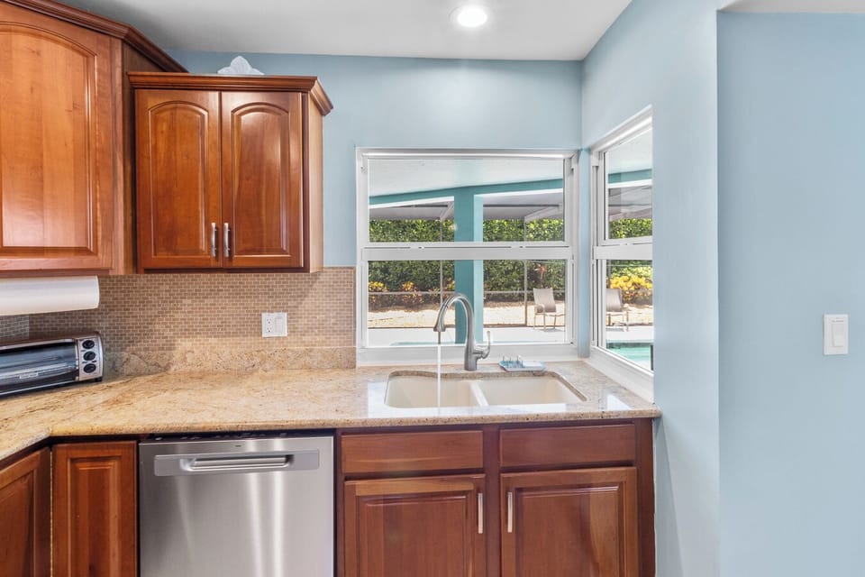 Dish washer and large sink 