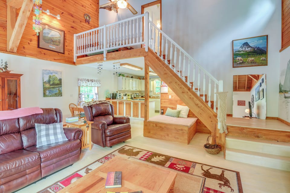 Byrdstown Vacation Rental | 2BR | 1.5BA | 925 Sq Ft | Stairs Required