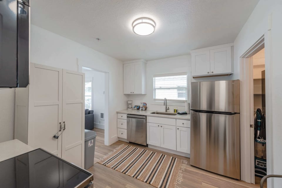 #StayInMyDistrict #CoosCottageCollection #GoldfinchCottageCoosBay #BookDirect