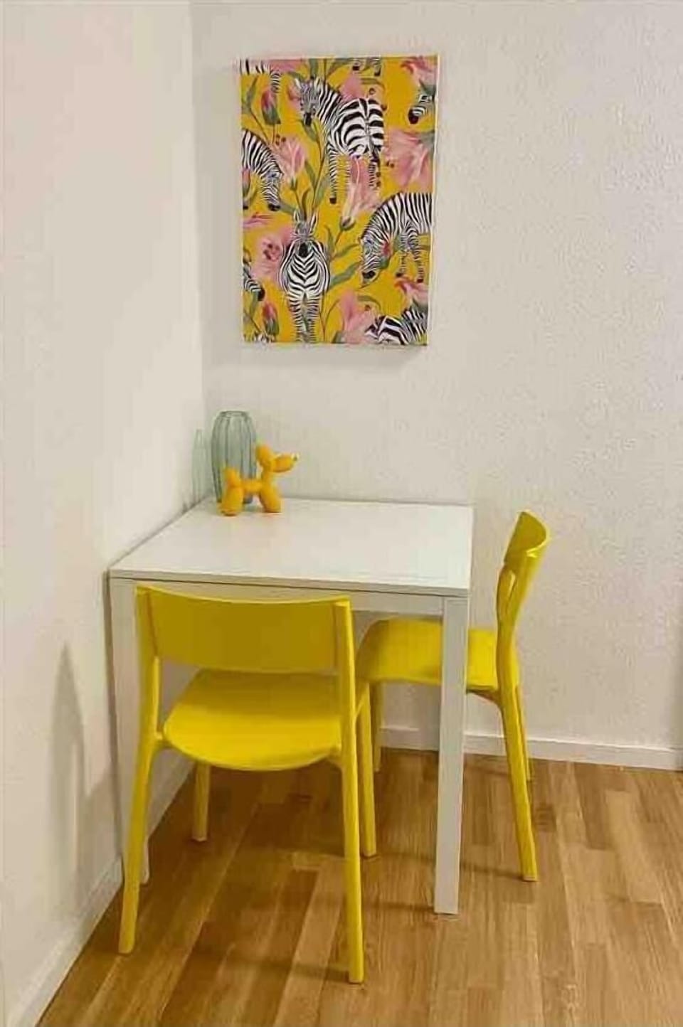 Cozy dining corner in the kitchen