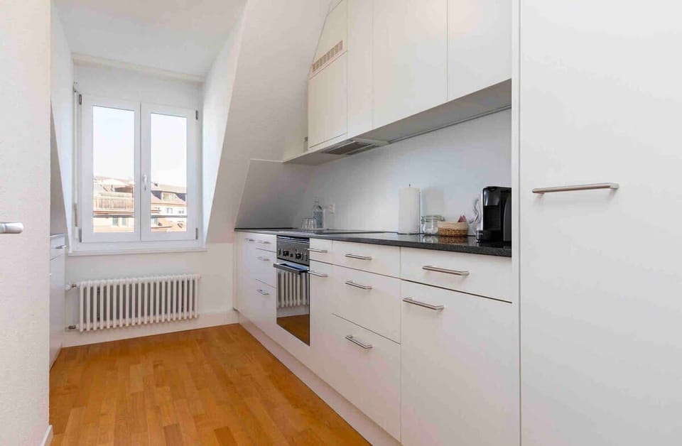 Fully equipped kitchen, complete with dishwasher and washing machine / dryer for your exclusive use. Kitchen is bright and spacious, and you will find all that you need for your stay.