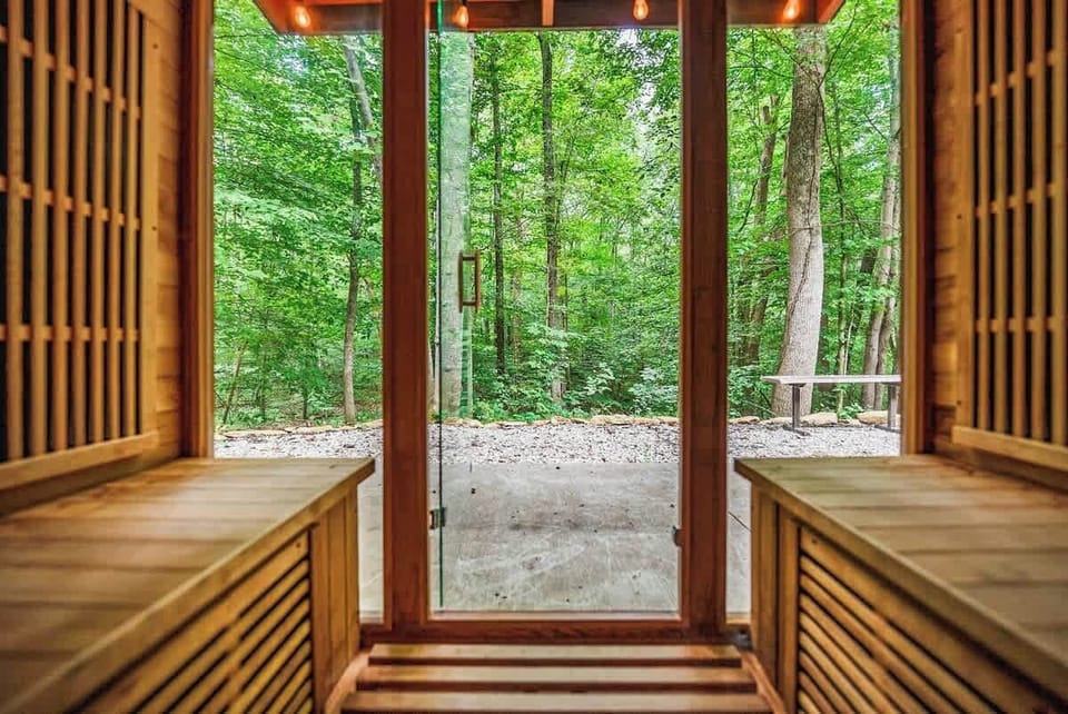 Find a 4 person dry cedar infrared sauna with a forest ravine view. A cold plunge tub can also be booked as an add-on. 