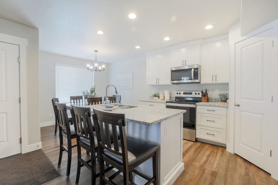 Kitchen & Dining Room