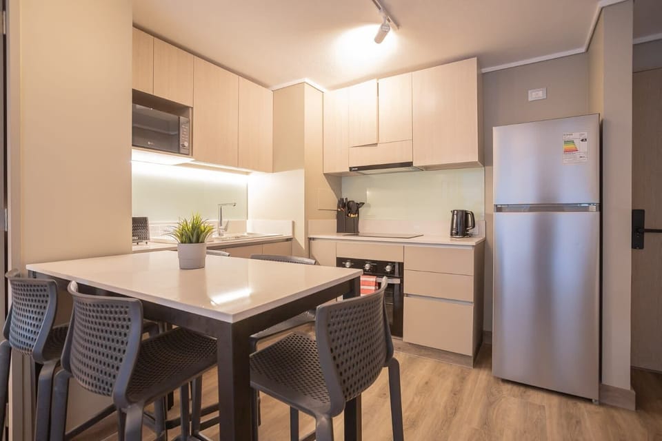 Disfruta de tus comidas favoritas en este espacio luminoso y elegante