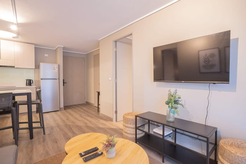 Sofás cómodos, decoración moderna y ambiente relajado: tu lugar ideal para descansar y disfrutar