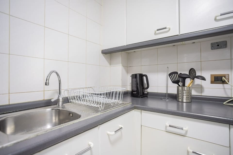 Prepara deliciosas comidas caseras en esta cocina totalmente equipada, para sentirte en casa