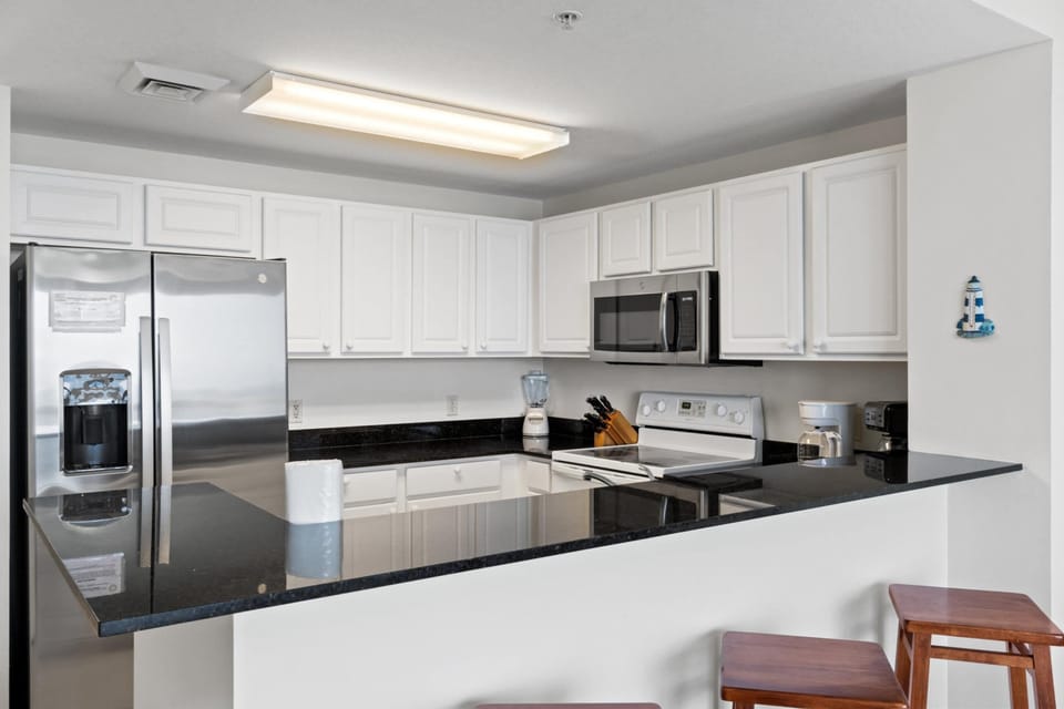 Kitchen with Breakfast Bar