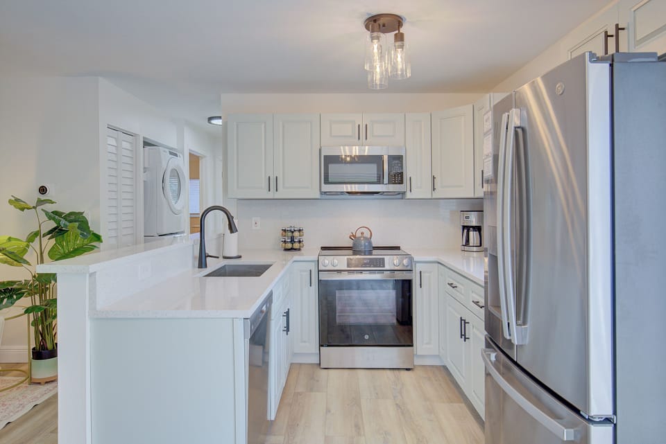 Stainless Steel appliances Quartz Countertops