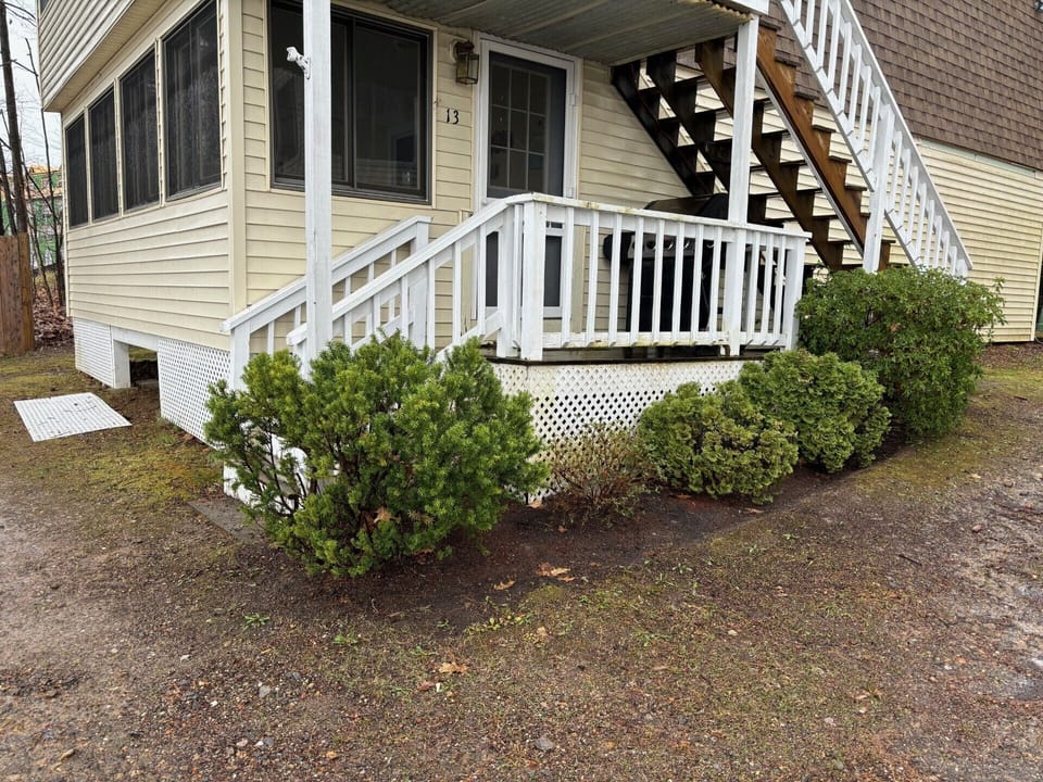 Bottom level- entrance