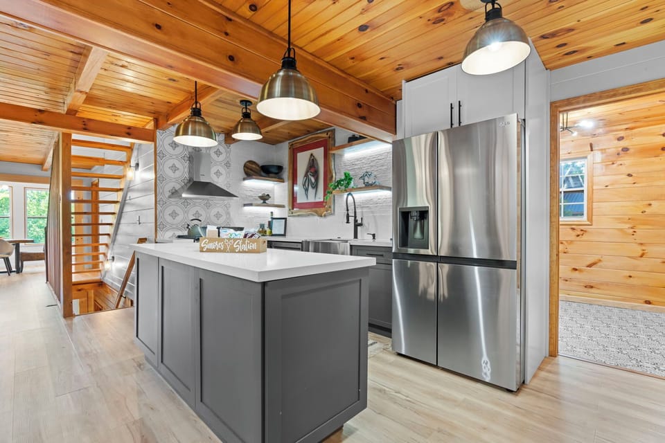Fully equipped kitchen.