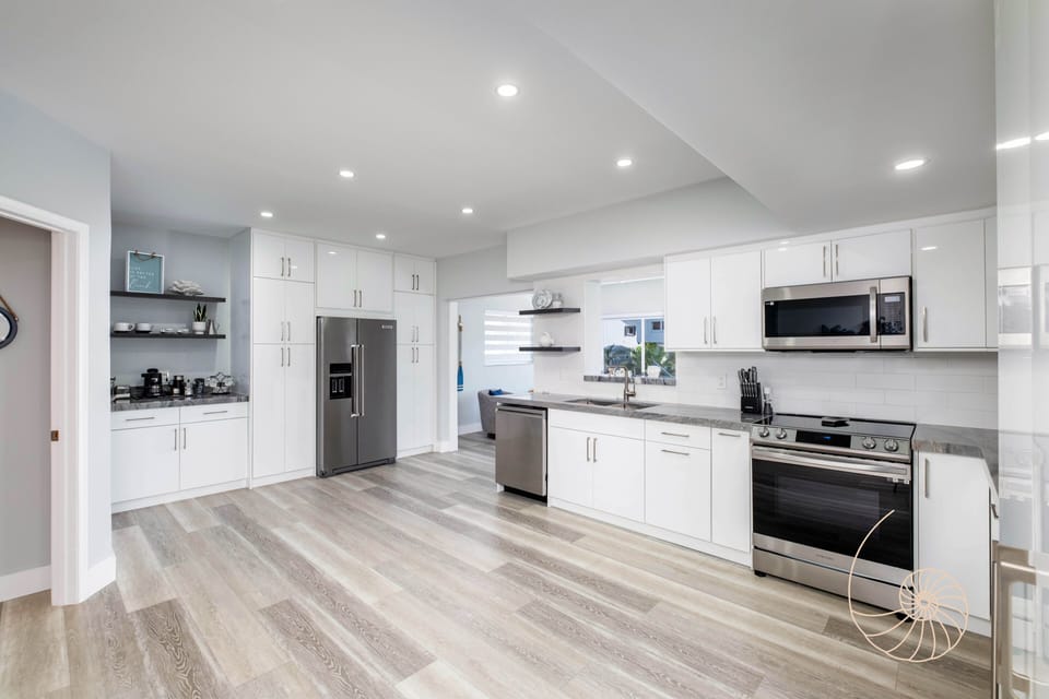 Fully Stocked Kitchen