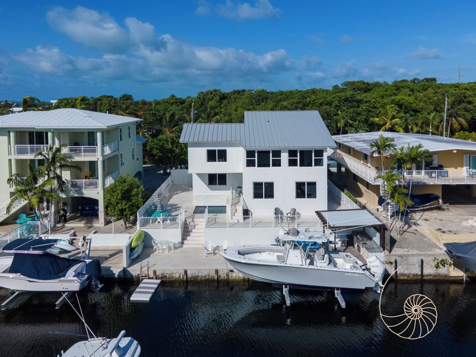 Welcome to Coco Plum Cove