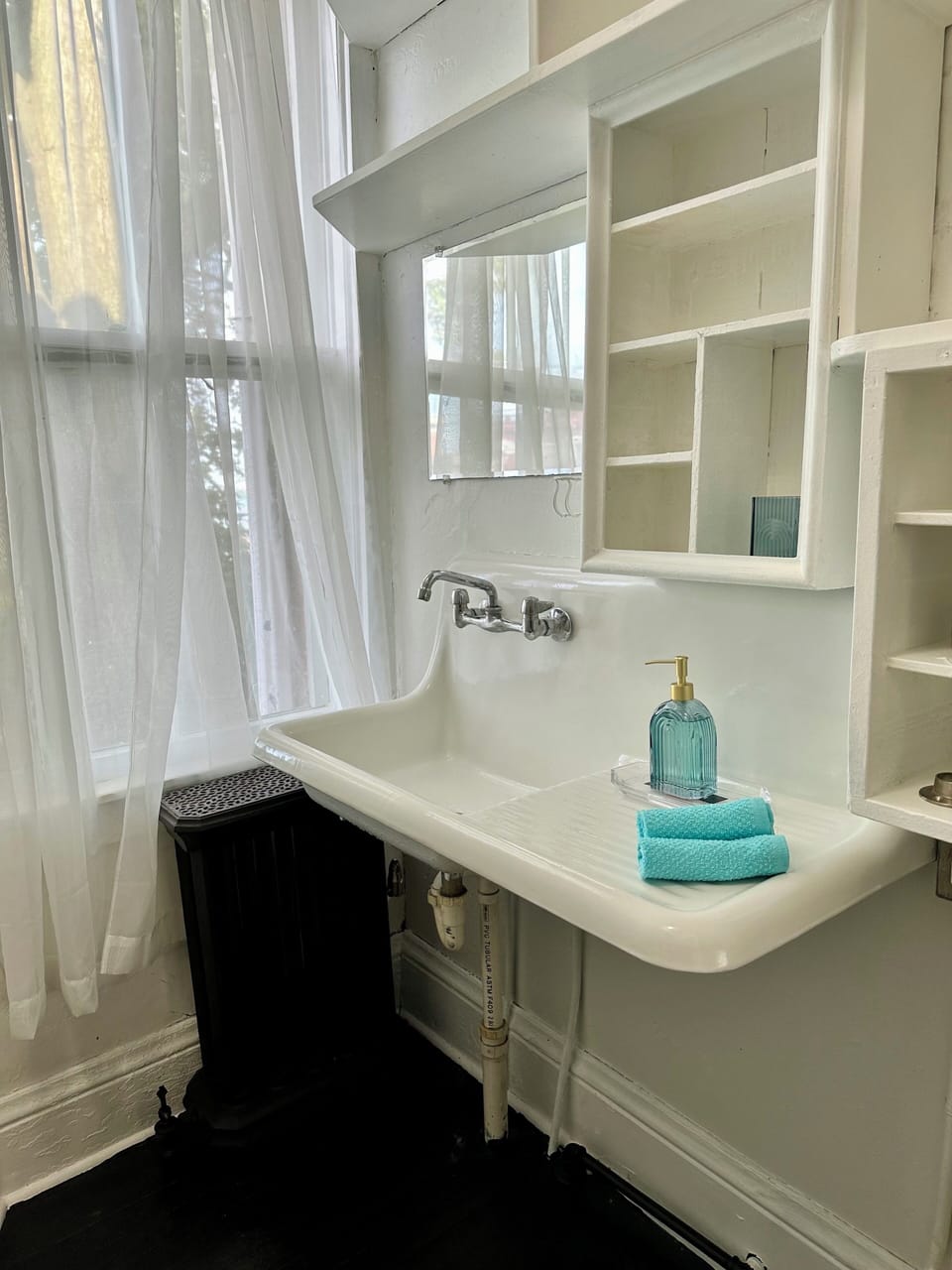 1 bathroom 