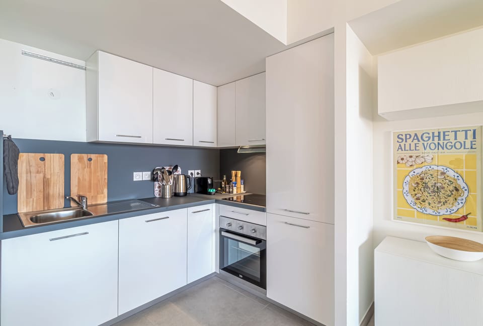 Kitchen well equipped 