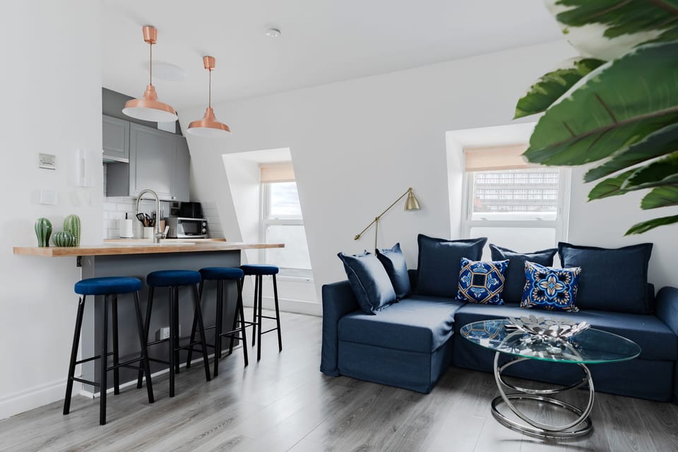 Living Room / Lounge