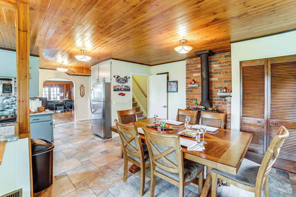 Dining Area | Dishware & Flatware | Main Level