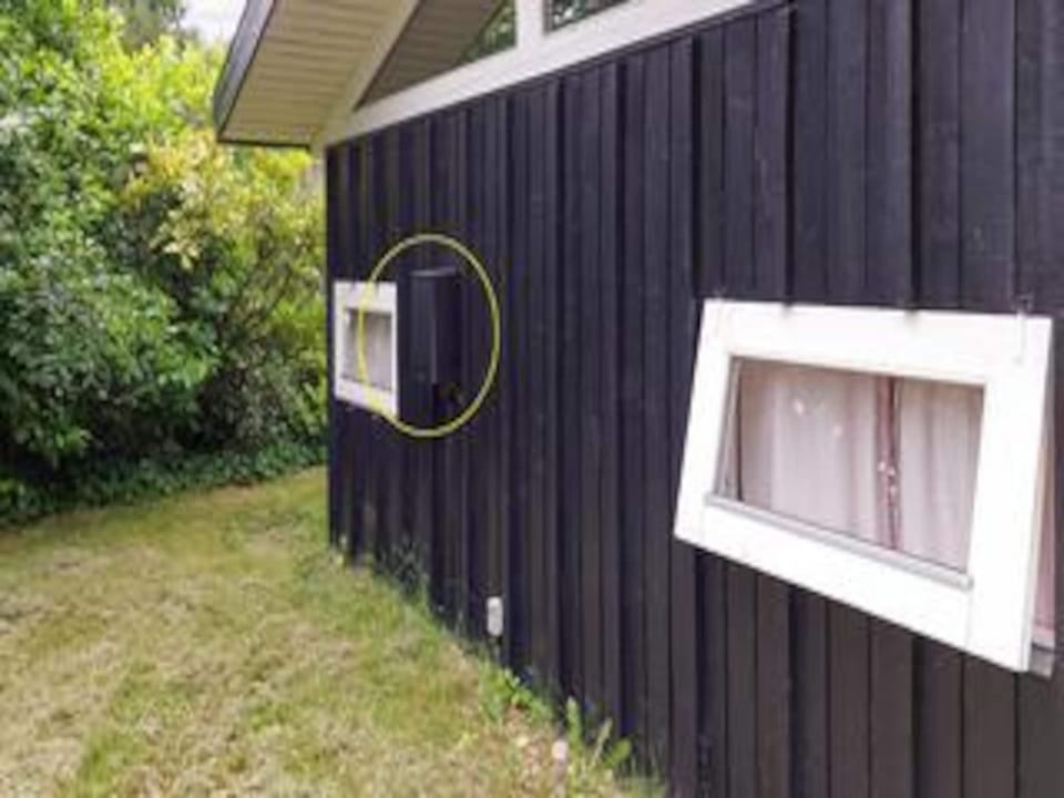 Electricity meter cabinet