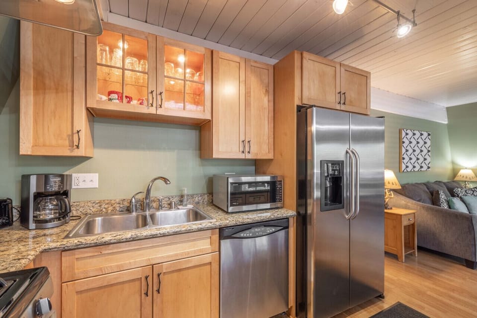 Upgraded appliances and large fridge. Stay a while!
