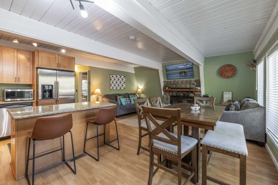 Huge Island and great open floor plan to entertain your loved ones