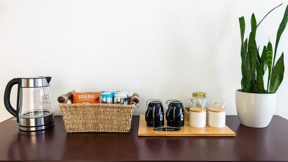 Start mornings easily with kettle, mugs, and essentials at hand.