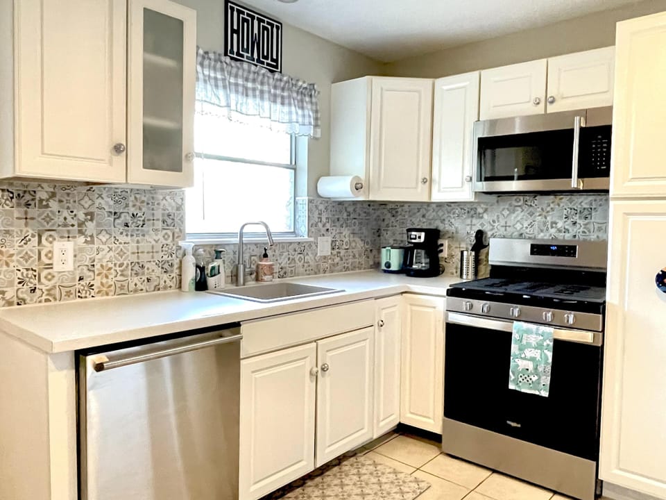 Full Kitchen