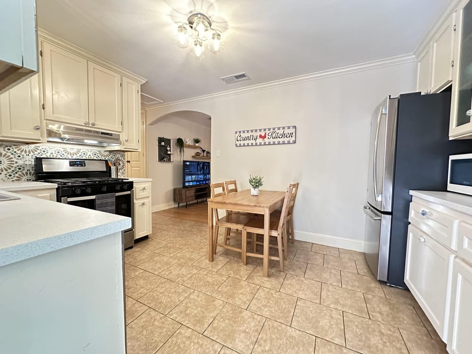 Full Kitchen