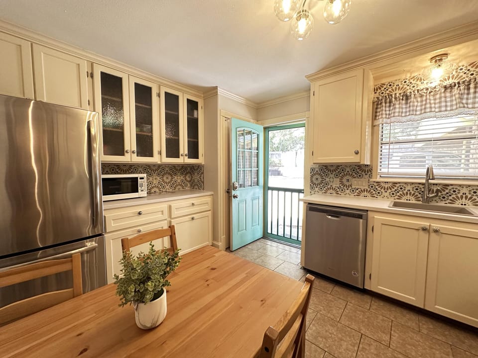 Full Kitchen