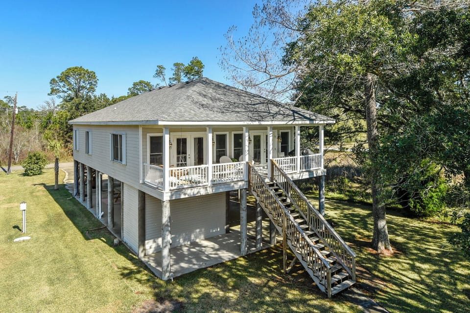Back porch with a Bayou view

