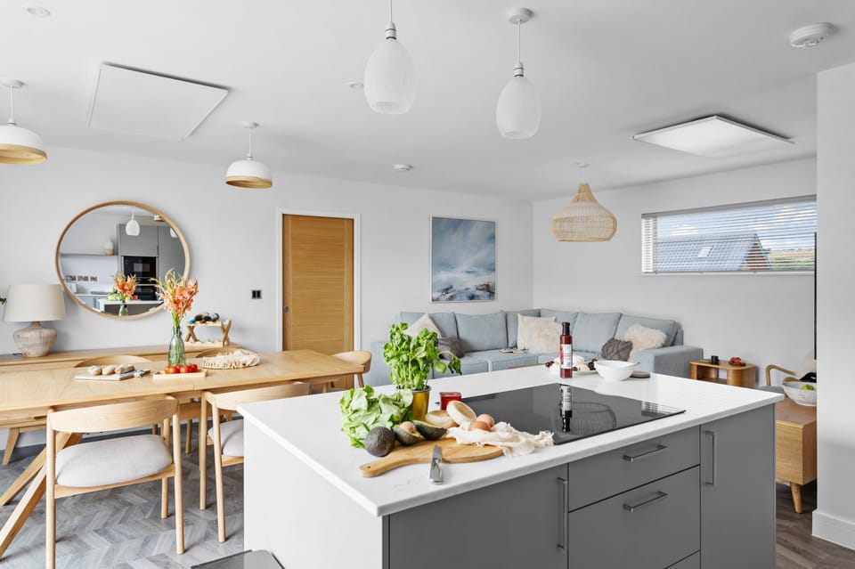 Bright and airy open plan living with seating area for 6 guests - 6 The Vista, Willingcott