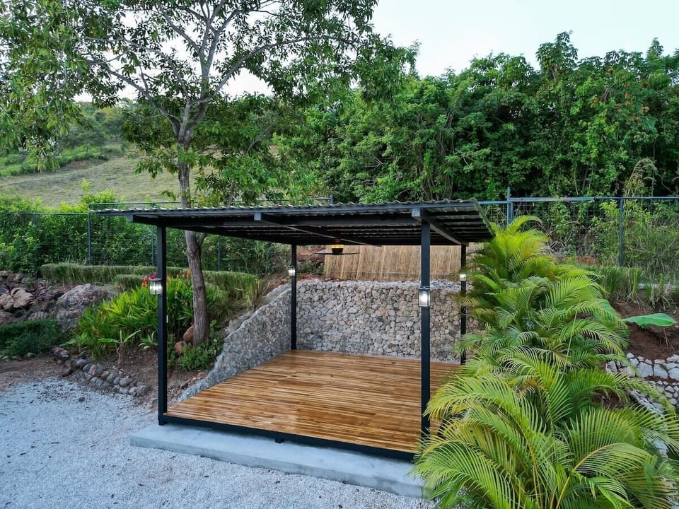 Villa Ola  · Lush Jungle Villa near the Beach (2202)
