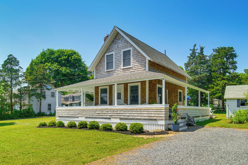 Exterior | 2-Story Home