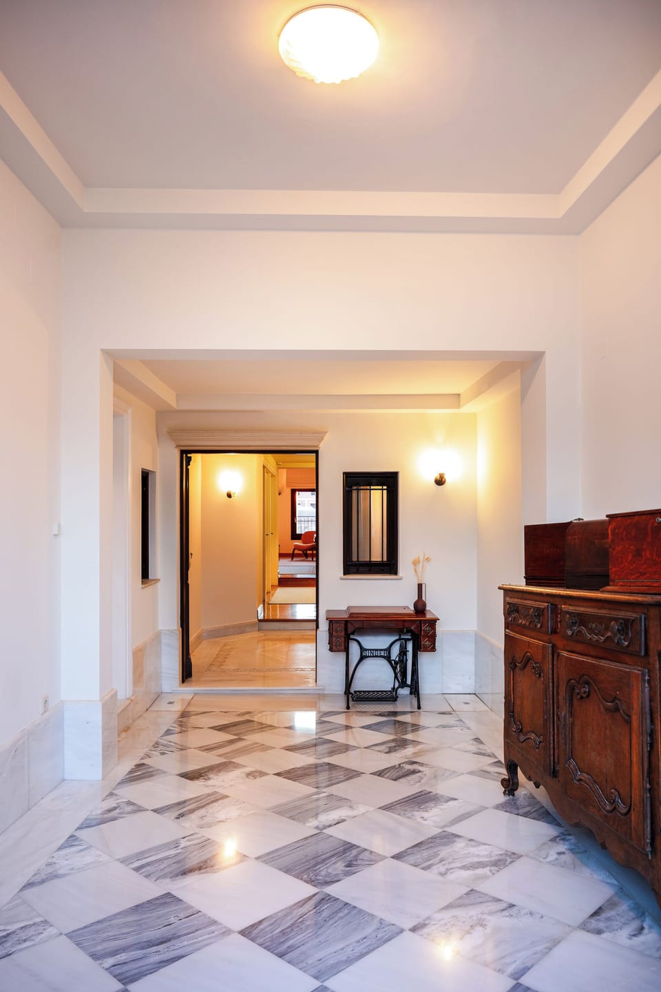 Nestled in the center of Heraklion’s Port