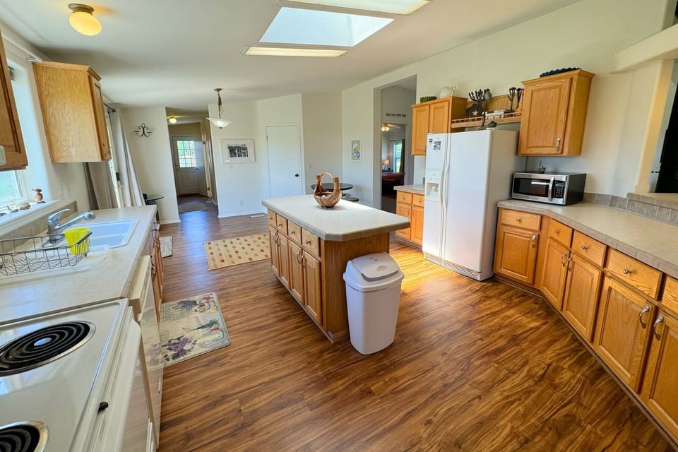 Stay in and make a meal using this well-appointed kitchen! 