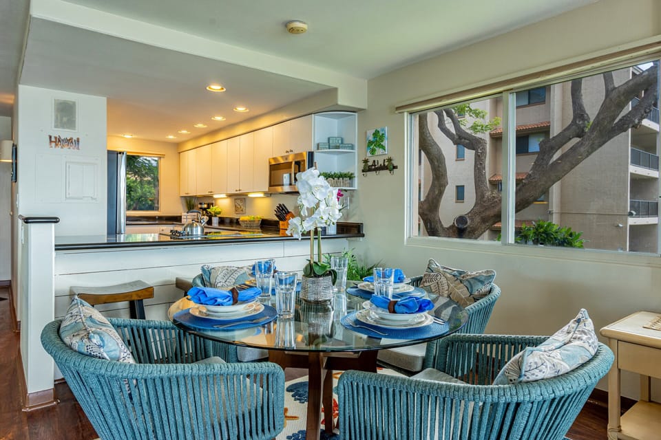 Indoor dining for four