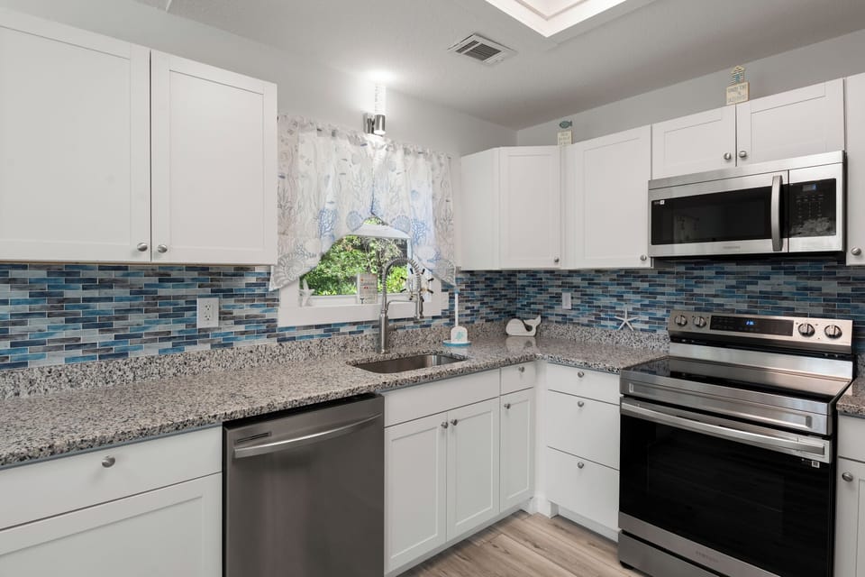 CH97: Blue Harbour Haven | Top Level Kitchen