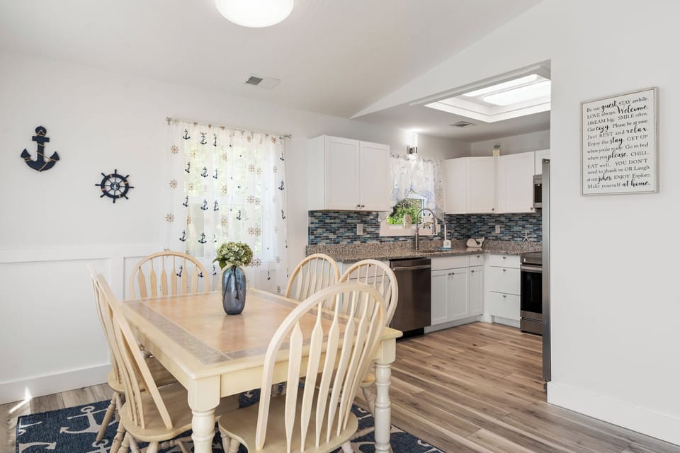 CH97: Blue Harbour Haven | Top Level Dining Area