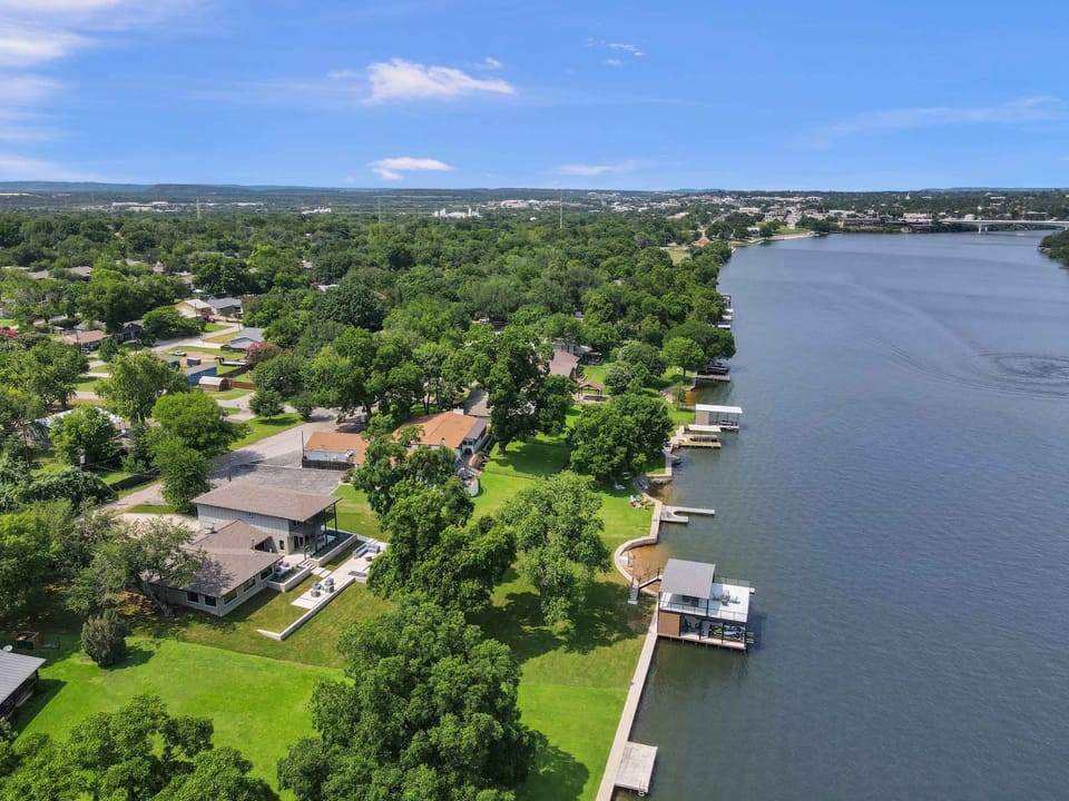 Open Water Views, Minutes from Marble Falls