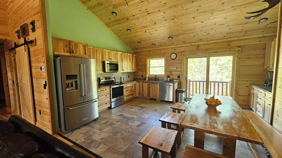 Kitchen / dining room