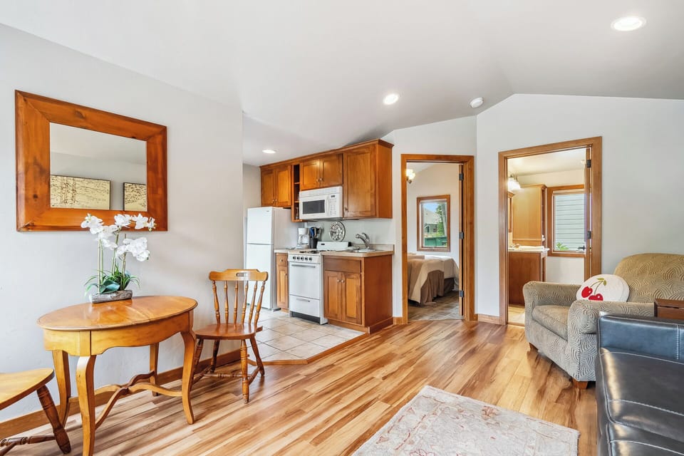 Large Living Space with Kitchenette