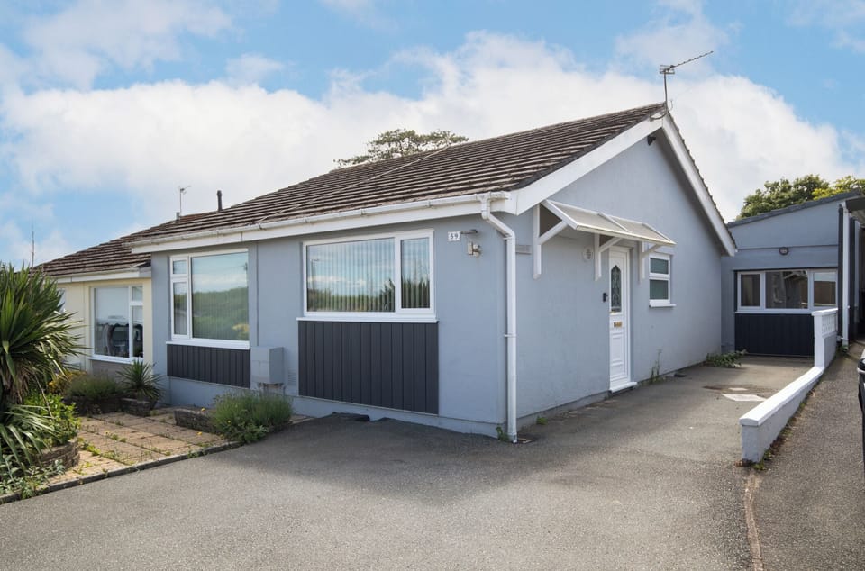 Lovely Bungalow, Near Beach and Village