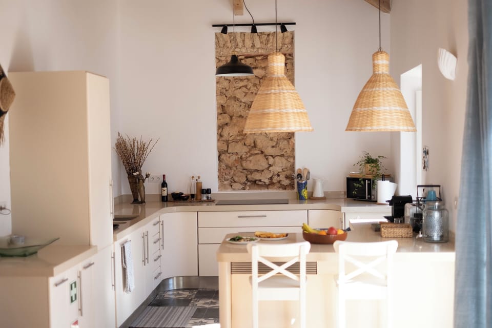 Fully equipped cheerful kitchen