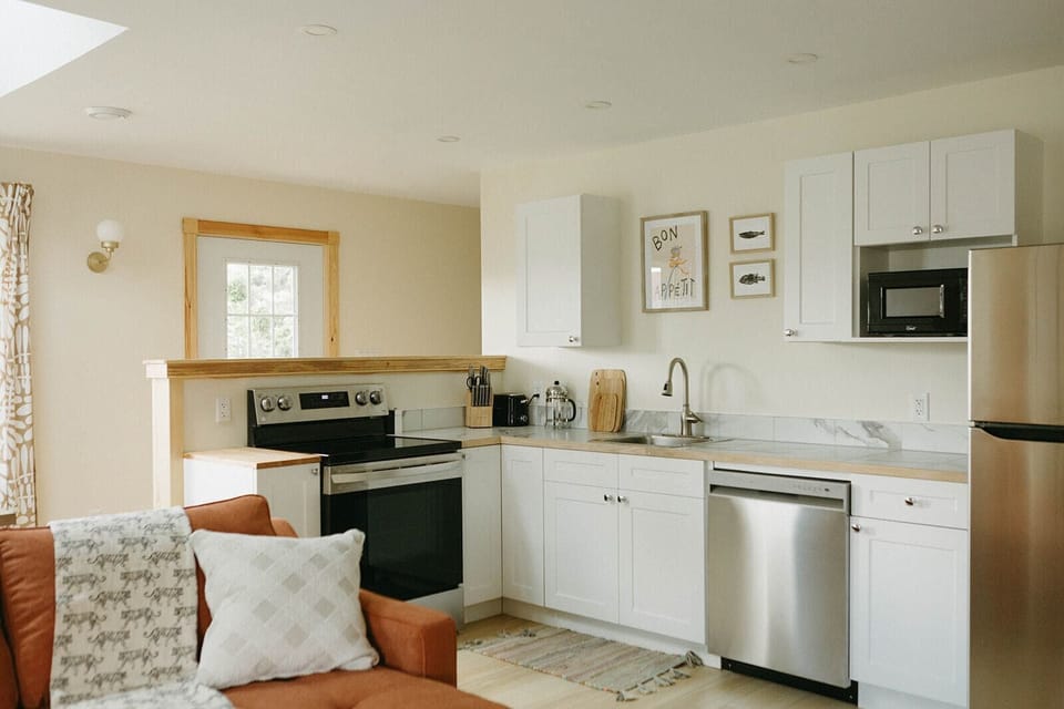 Full kitchen