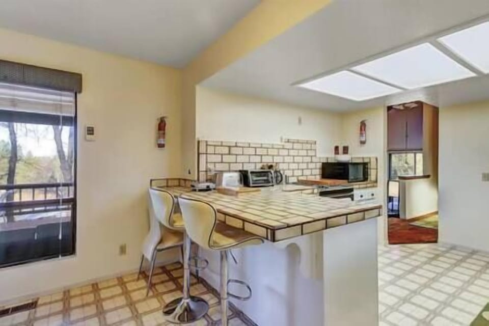 Kitchen counter seating
