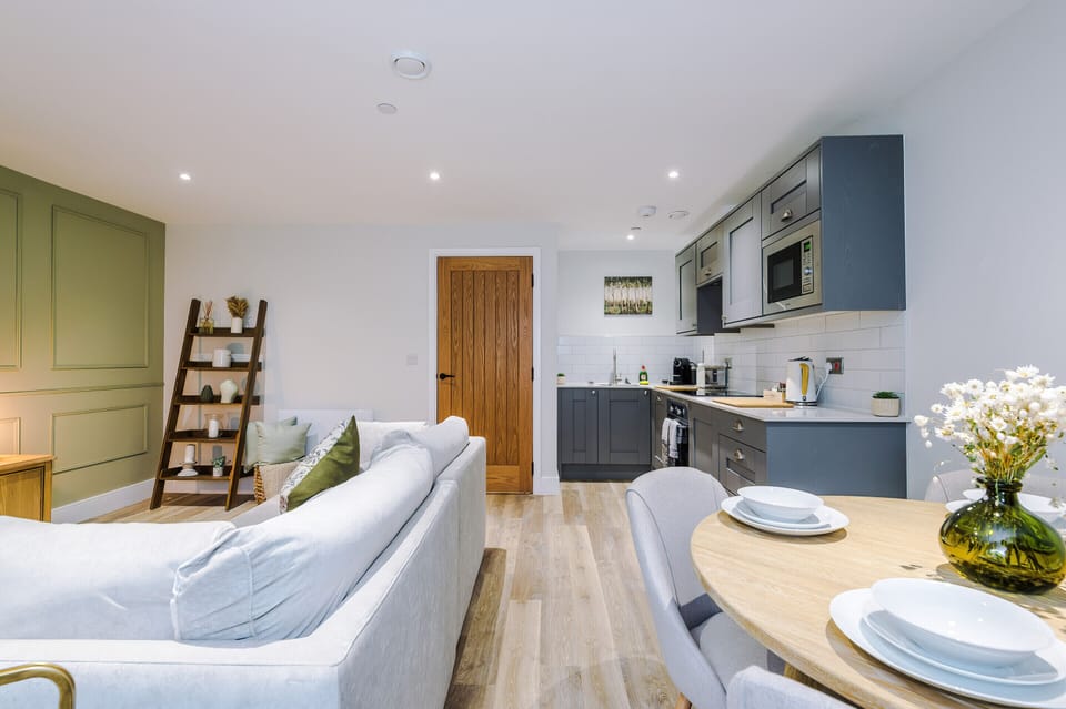 Living Room / Lounge