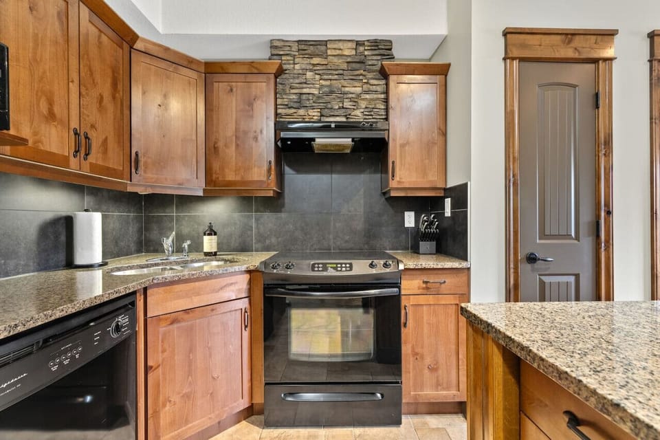 Full kitchen with a drip coffee machine, blender & crockpot/slow cooker.