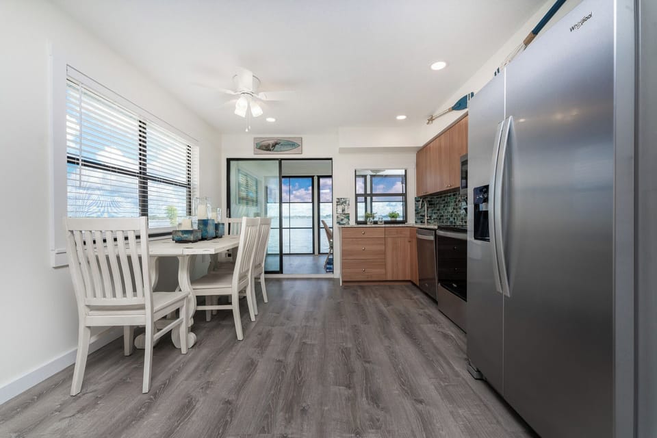 504120N20Beach20Rd--10201