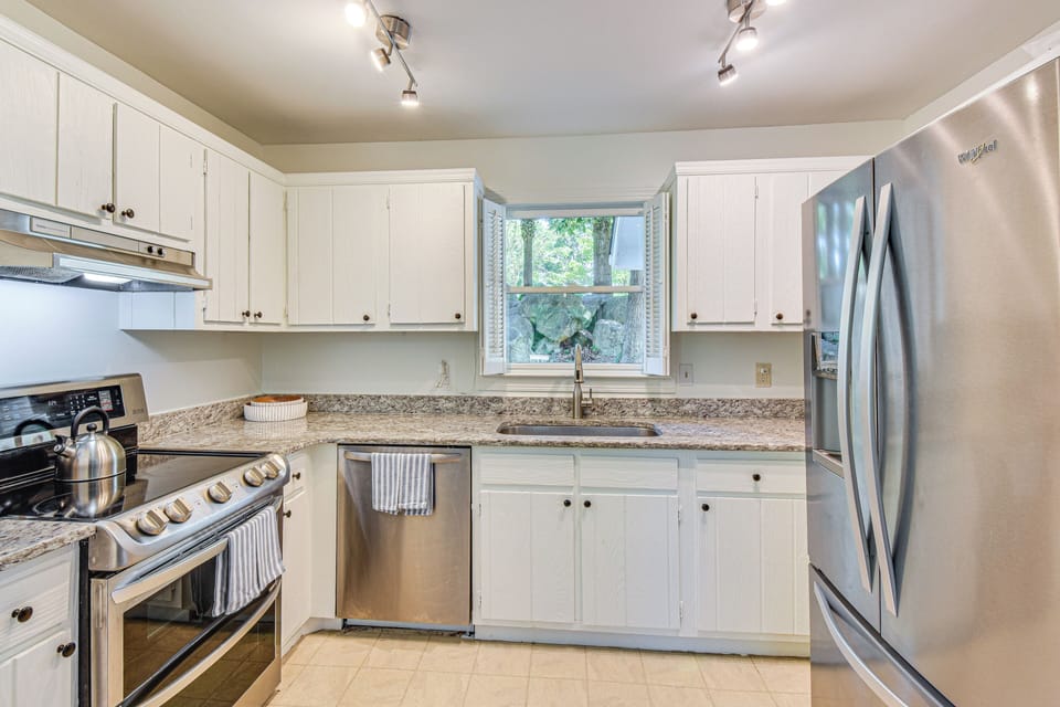 Kitchen | Cooking Basics | Kettle | Keurig Coffee Maker | Main Level