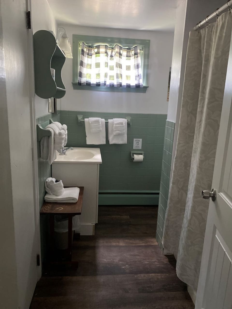 Suite20320Bath