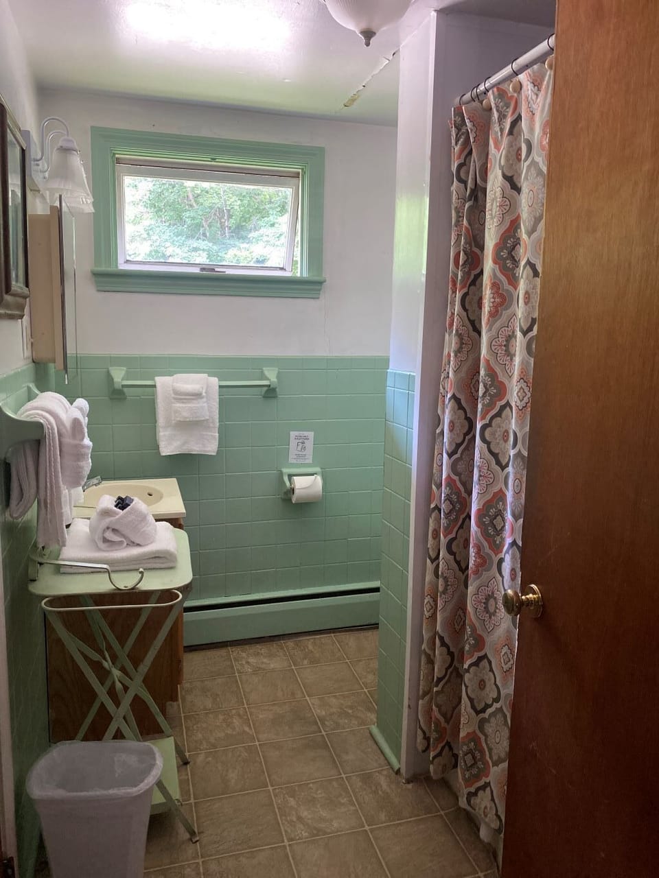 Suite20520Bathroom