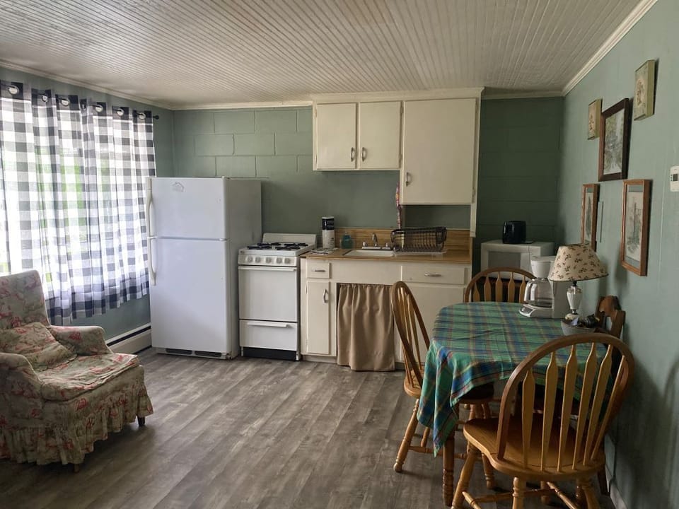Suite20620Kitchen